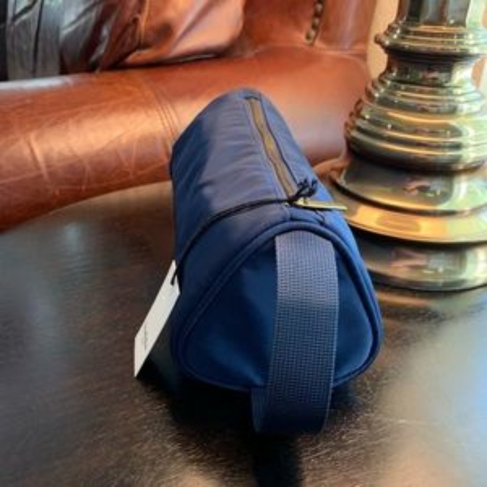 NWW GOODFELLOW AND CO NAVY BLUE TOILETRY TRAVEL BAG
